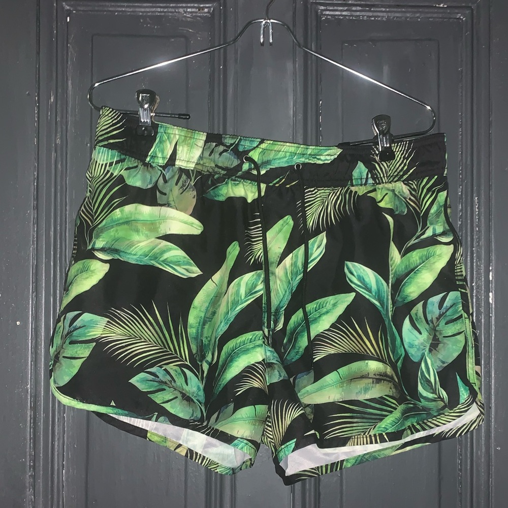 Men’s shorts swim trunk tropical